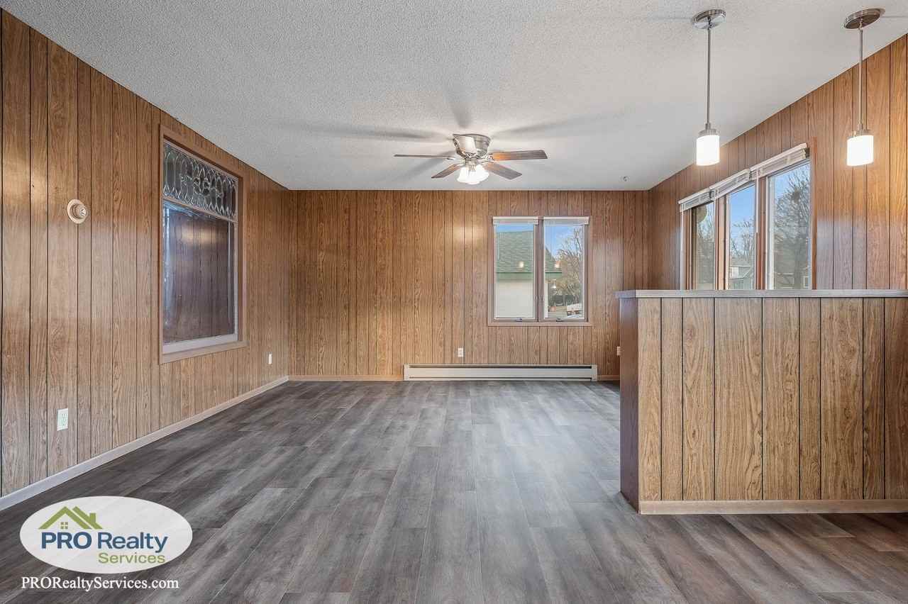 607 Lake Blvd S - Photo 2 of 36