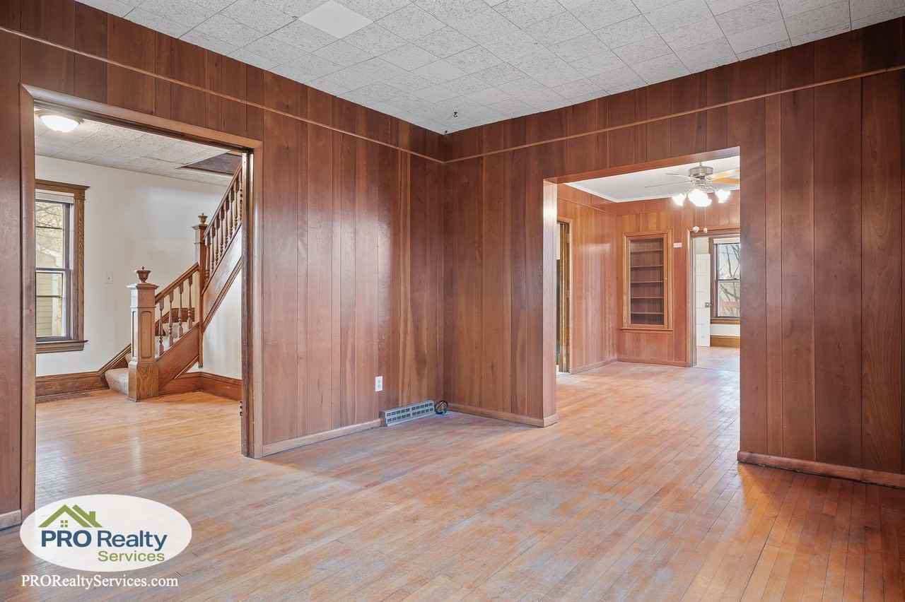 607 Lake Blvd S - Photo 3 of 36