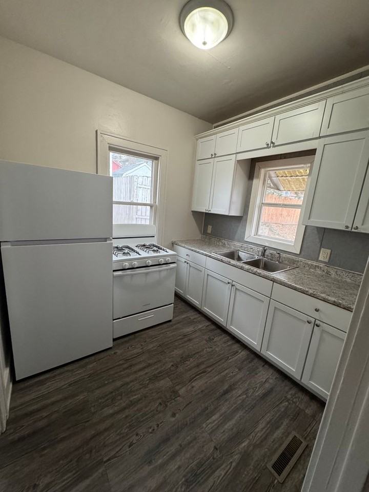 509 S Grange Ave - Photo 5 of 9