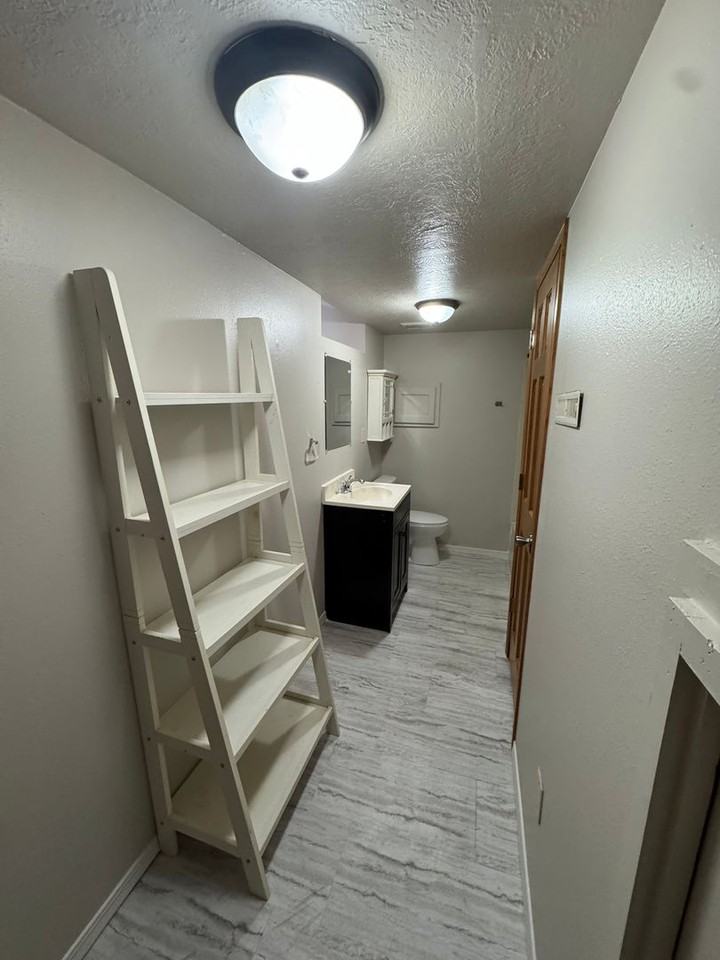 509 S Grange Ave - Photo 6 of 9