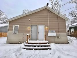 featured image of 1461 Leahy St