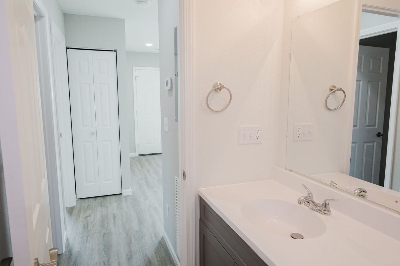 202 Hudson Drive — Eldon, MO - Photo 4 of 8