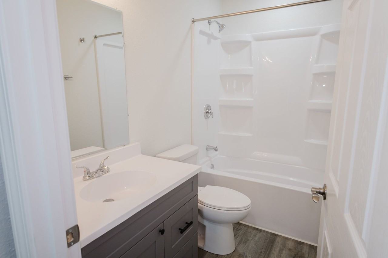 202 Hudson Drive — Eldon, MO - Photo 5 of 8