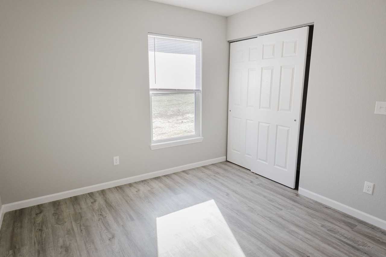 202 Hudson Drive — Eldon, MO - Photo 6 of 8