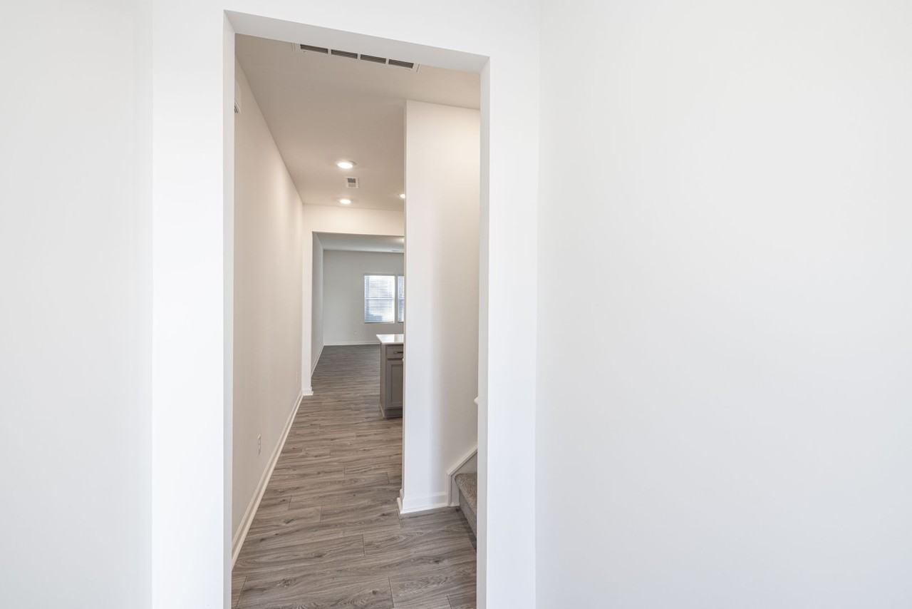 1320 1320 Stork Drive - Photo 2 of 22