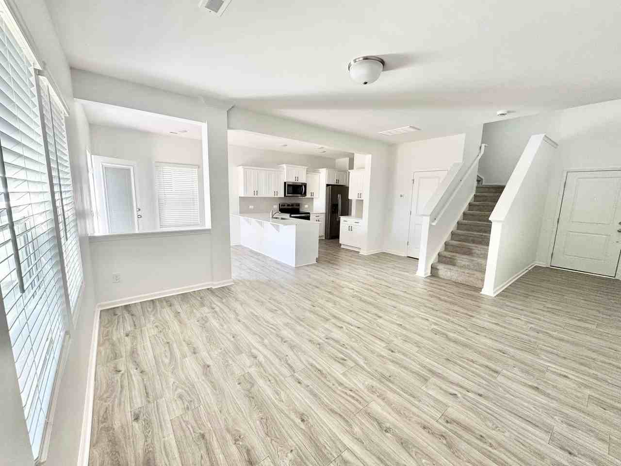 1326 1326 Stork Drive - Photo 2 of 13