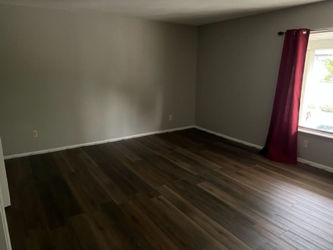 28020 28020 Universal Dr - 28020 Universal Dr - Photo 3 of 17