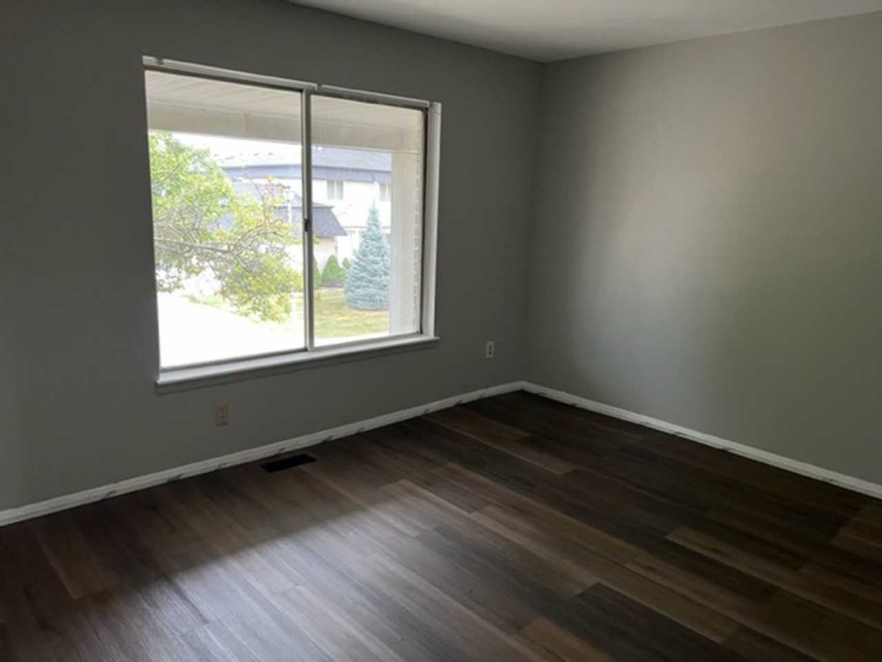 28020 28020 Universal Dr - 28020 Universal Dr - Photo 5 of 17