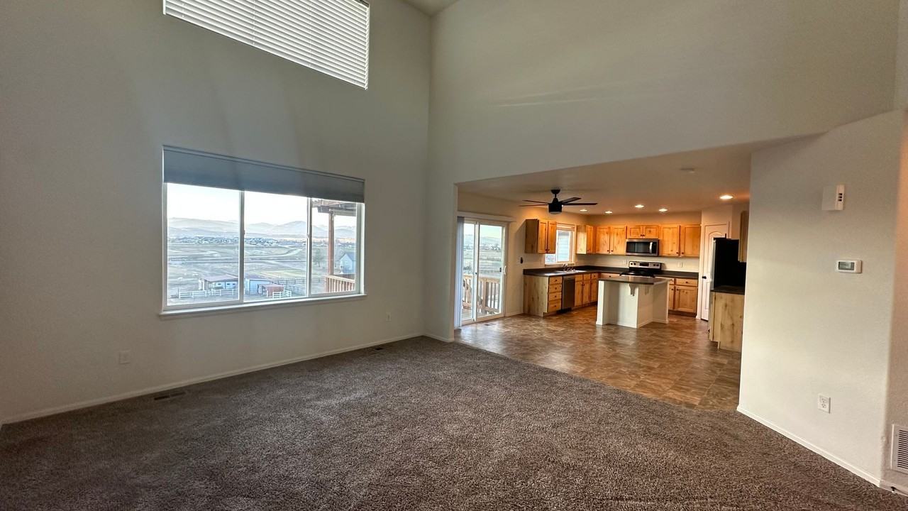 3327 Curlew Dr - Photo 4 of 24