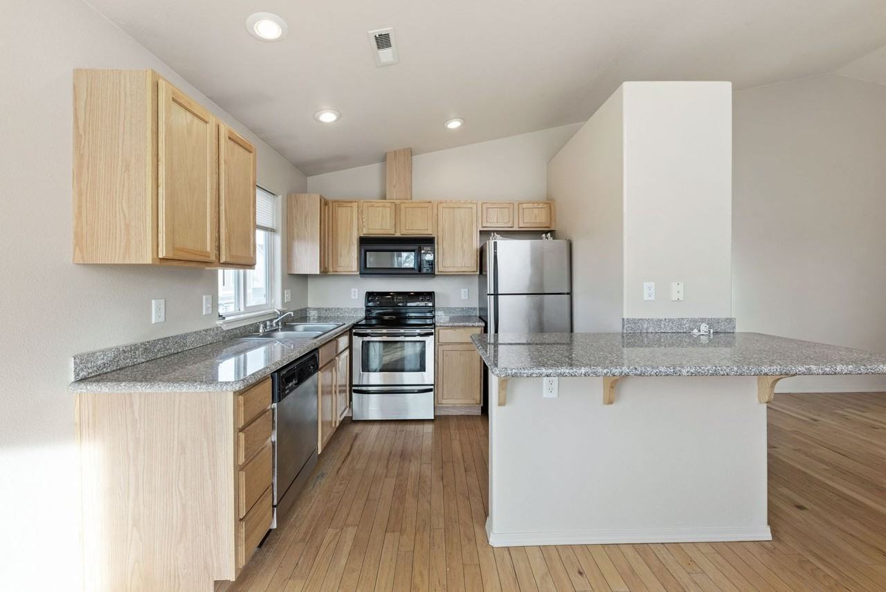 Wilson Lane Apartments - Photo 2 of 10