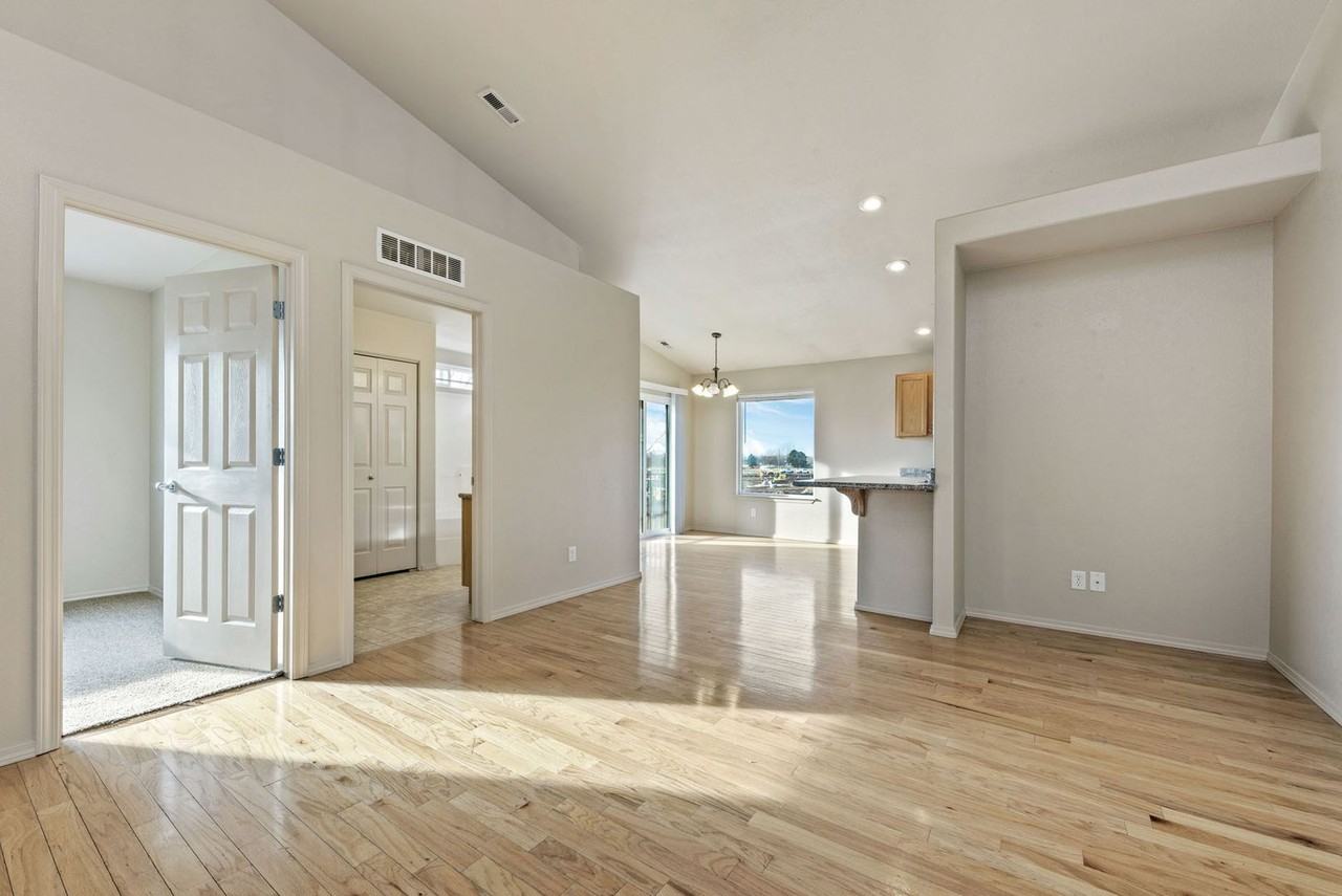 Wilson Lane Apartments - Photo 4 of 10