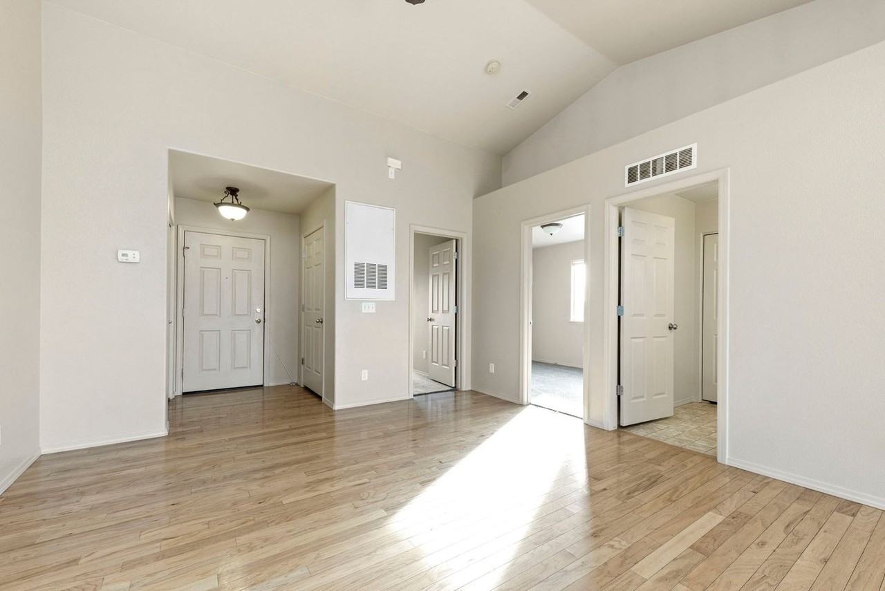 Wilson Lane Apartments - Photo 6 of 10