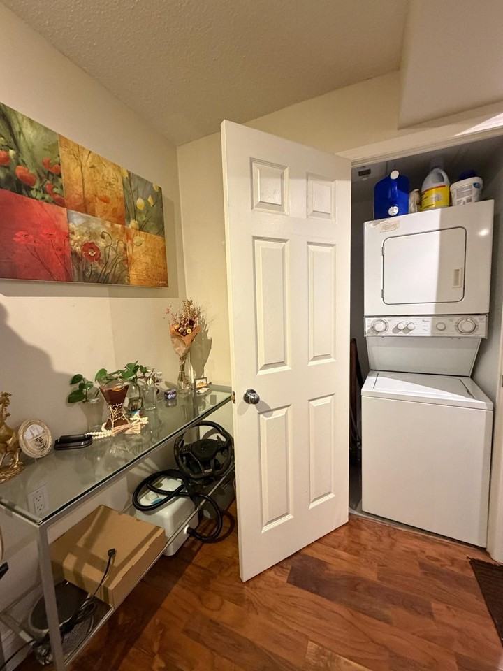 388 Bloor Street East - Photo 3 of 14