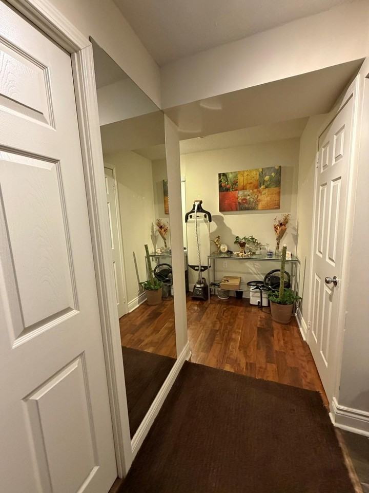 388 Bloor Street East - Photo 4 of 14