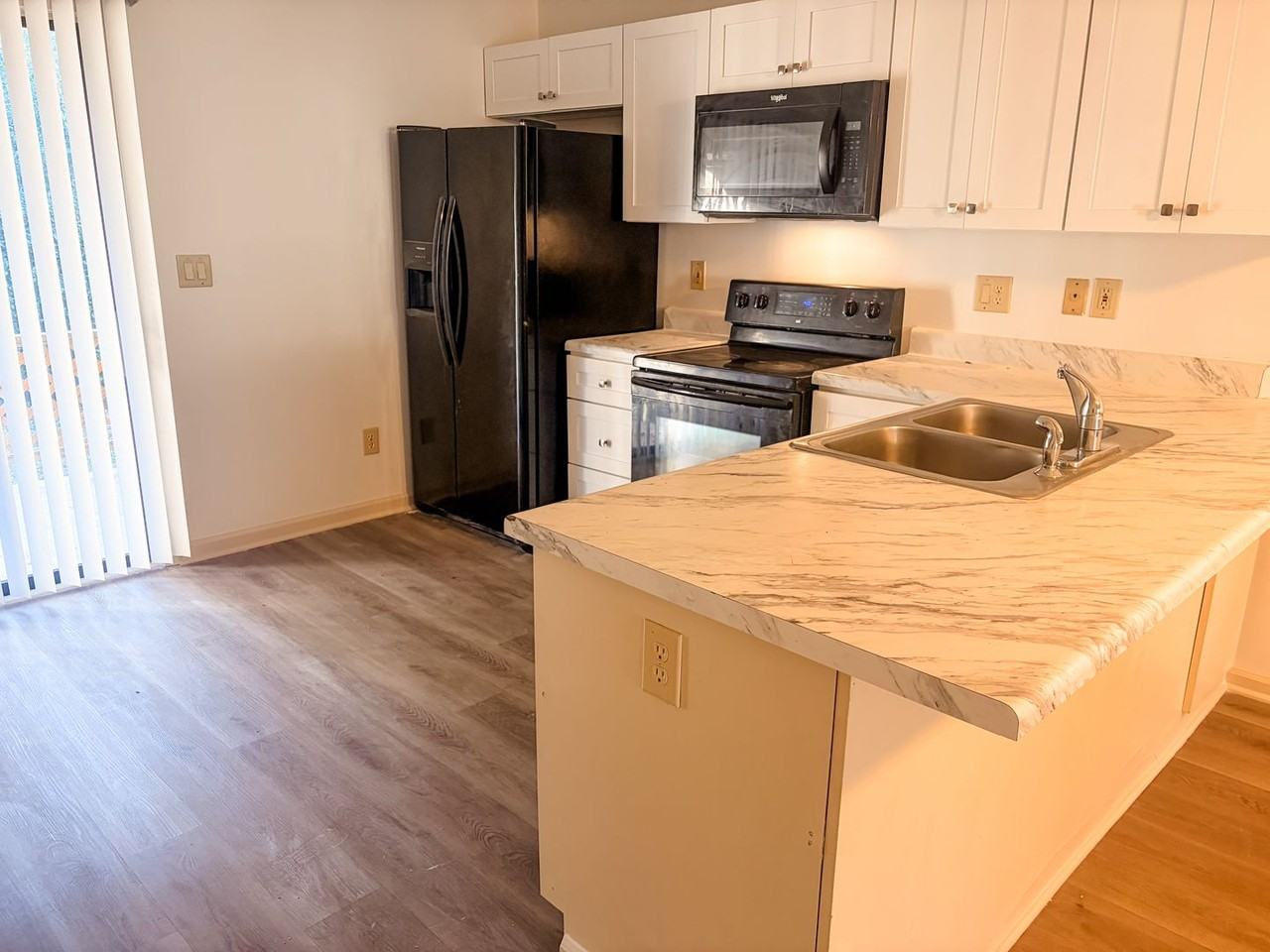 522 S Kerr Ave - Photo 3 of 9