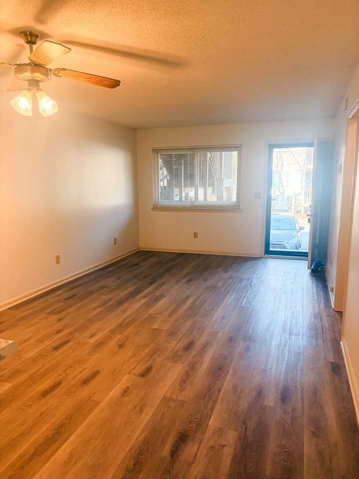 522 S Kerr Ave - Photo 4 of 9