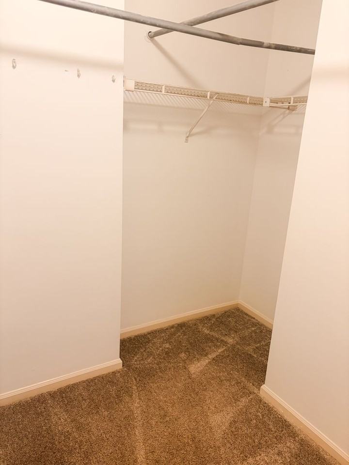 522 S Kerr Ave - Photo 6 of 9