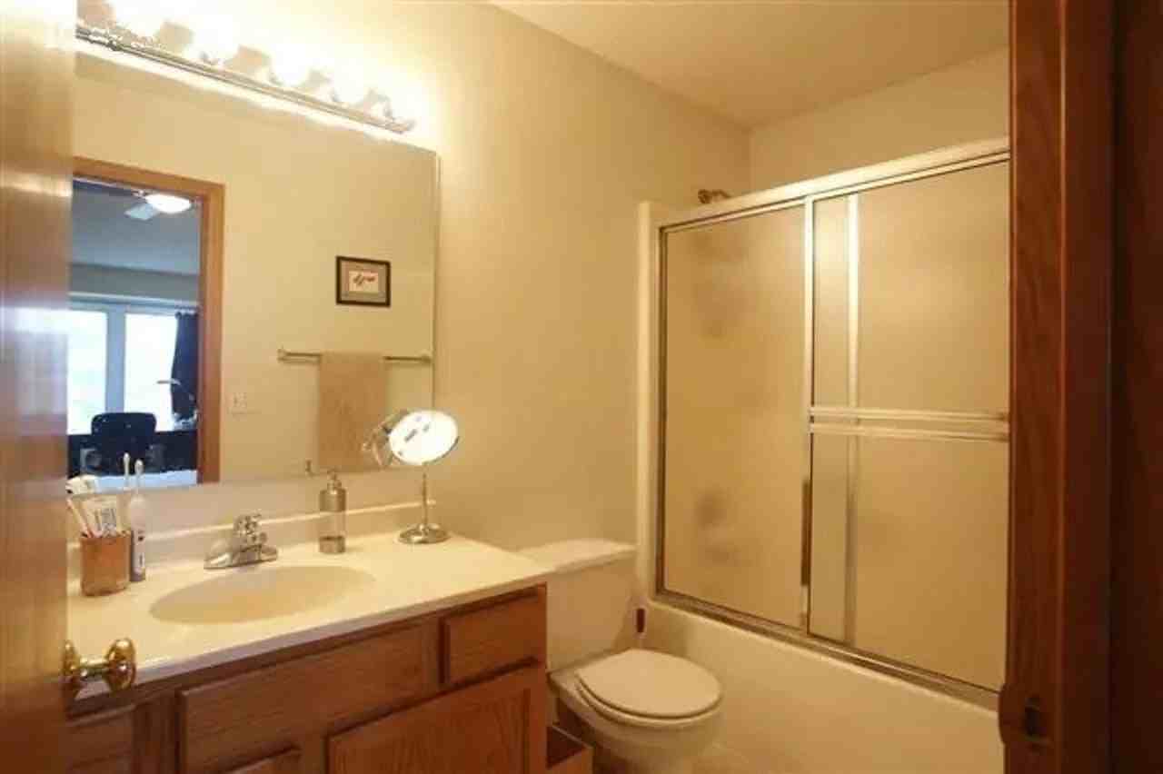 1542 Mckinley Pl - Photo 6 of 13