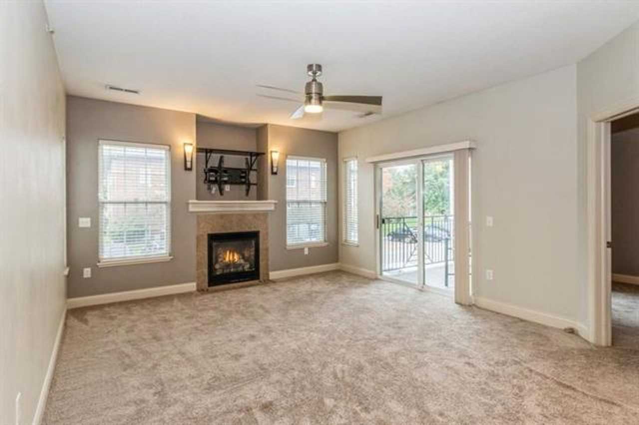 621 Grandview Ct - Photo 2 of 16