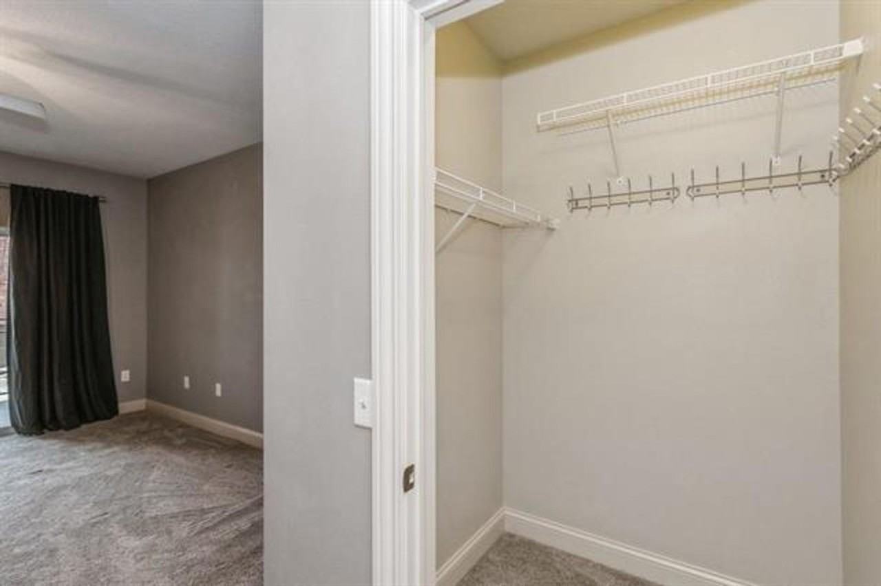 621 Grandview Ct - Photo 5 of 16