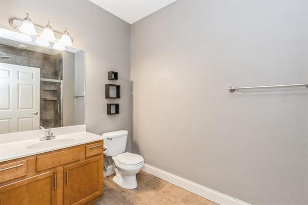 621 Grandview Ct - Photo 6 of 16