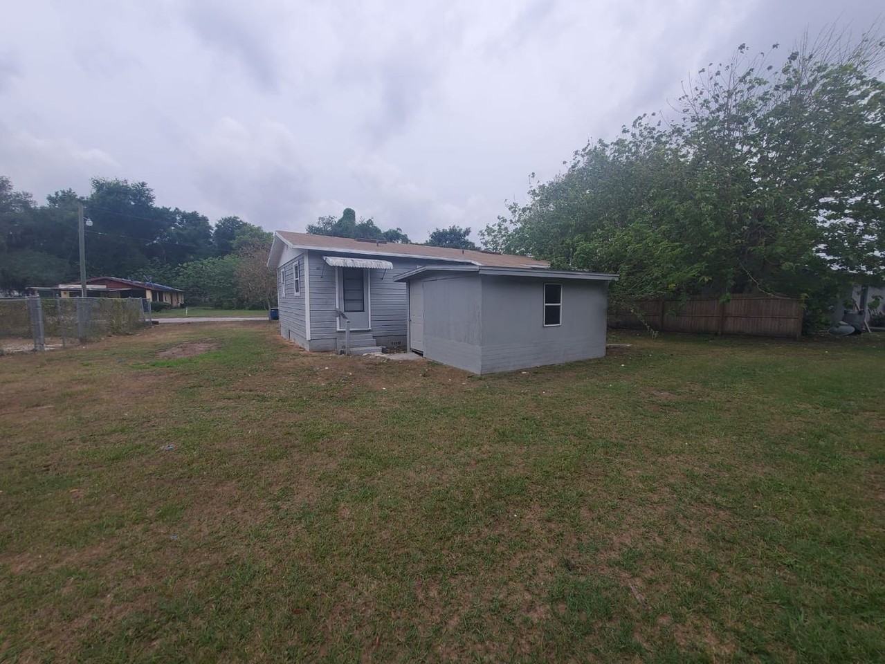 1115 E Bay St - Photo 4 of 18