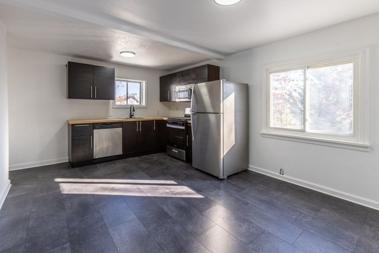 624 Excelsior St - Photo 3 of 39