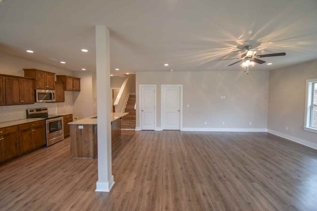 708 N Malbec Rd - Photo 2 of 29