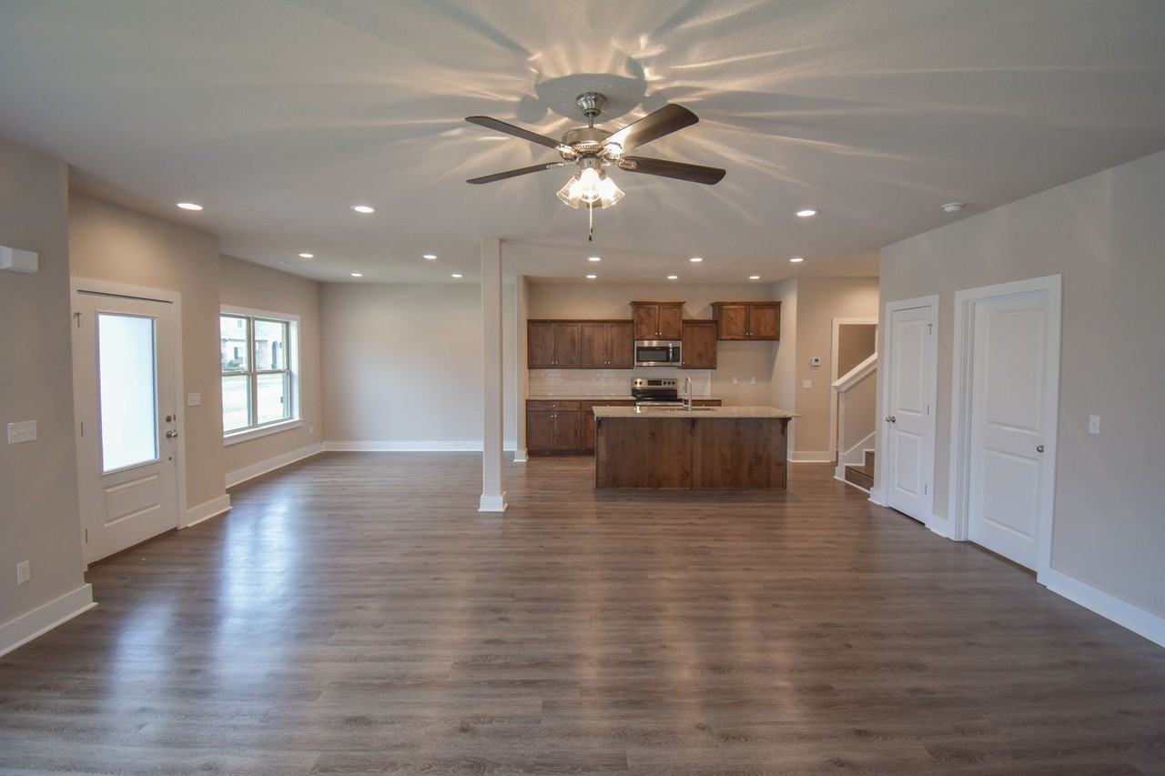 708 N Malbec Rd - Photo 3 of 29