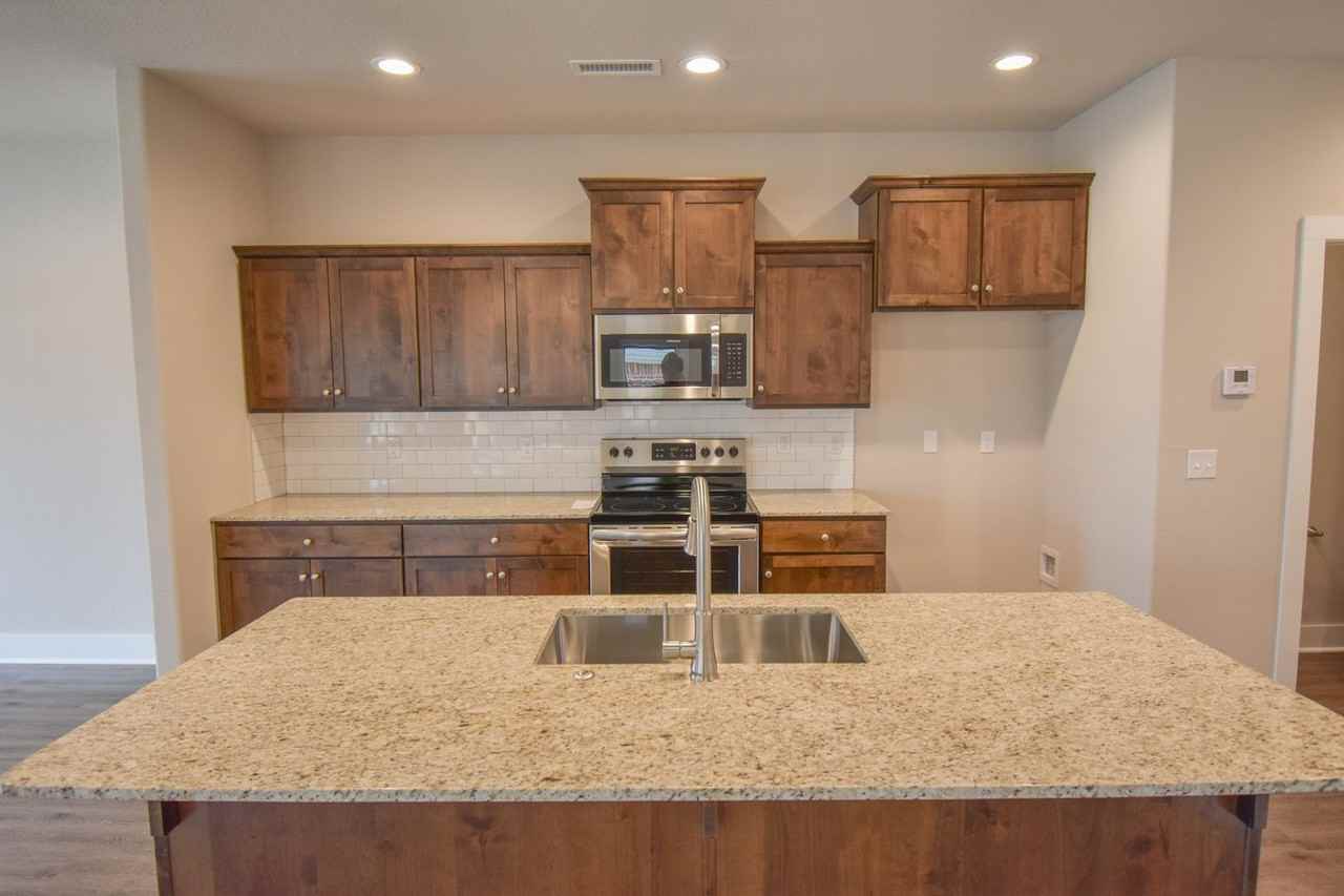 708 N Malbec Rd - Photo 6 of 29