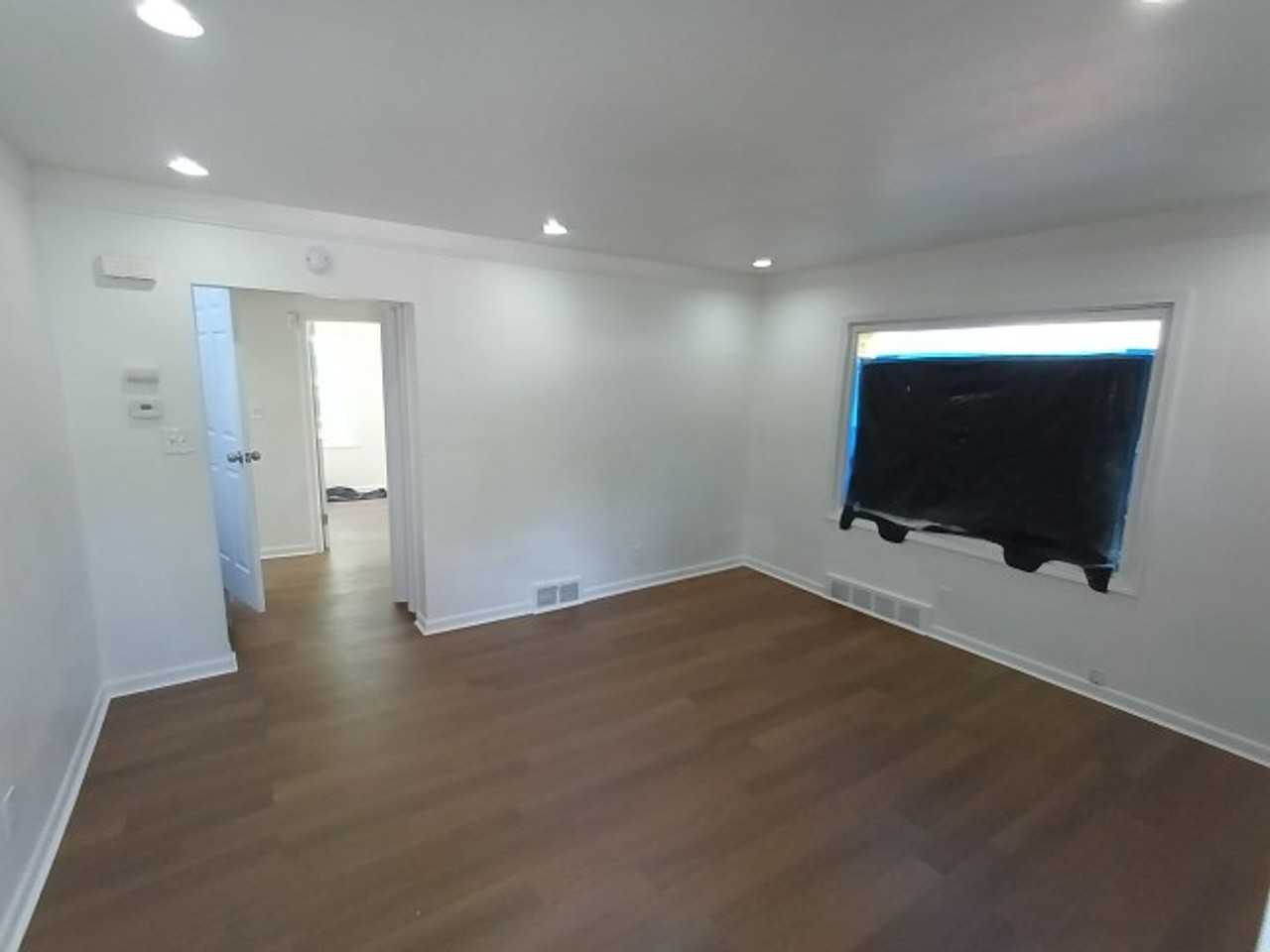 19335 Gable St - Photo 4 of 15