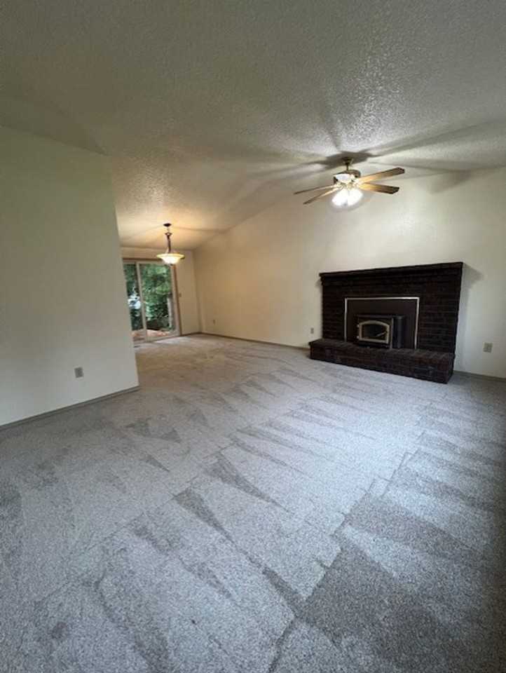 15618 94th Avenue Ct E - Photo 4 of 15