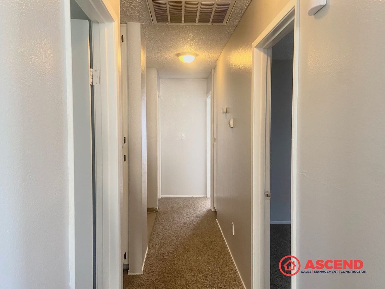 506 Adelaide Ave - Photo 4 of 8