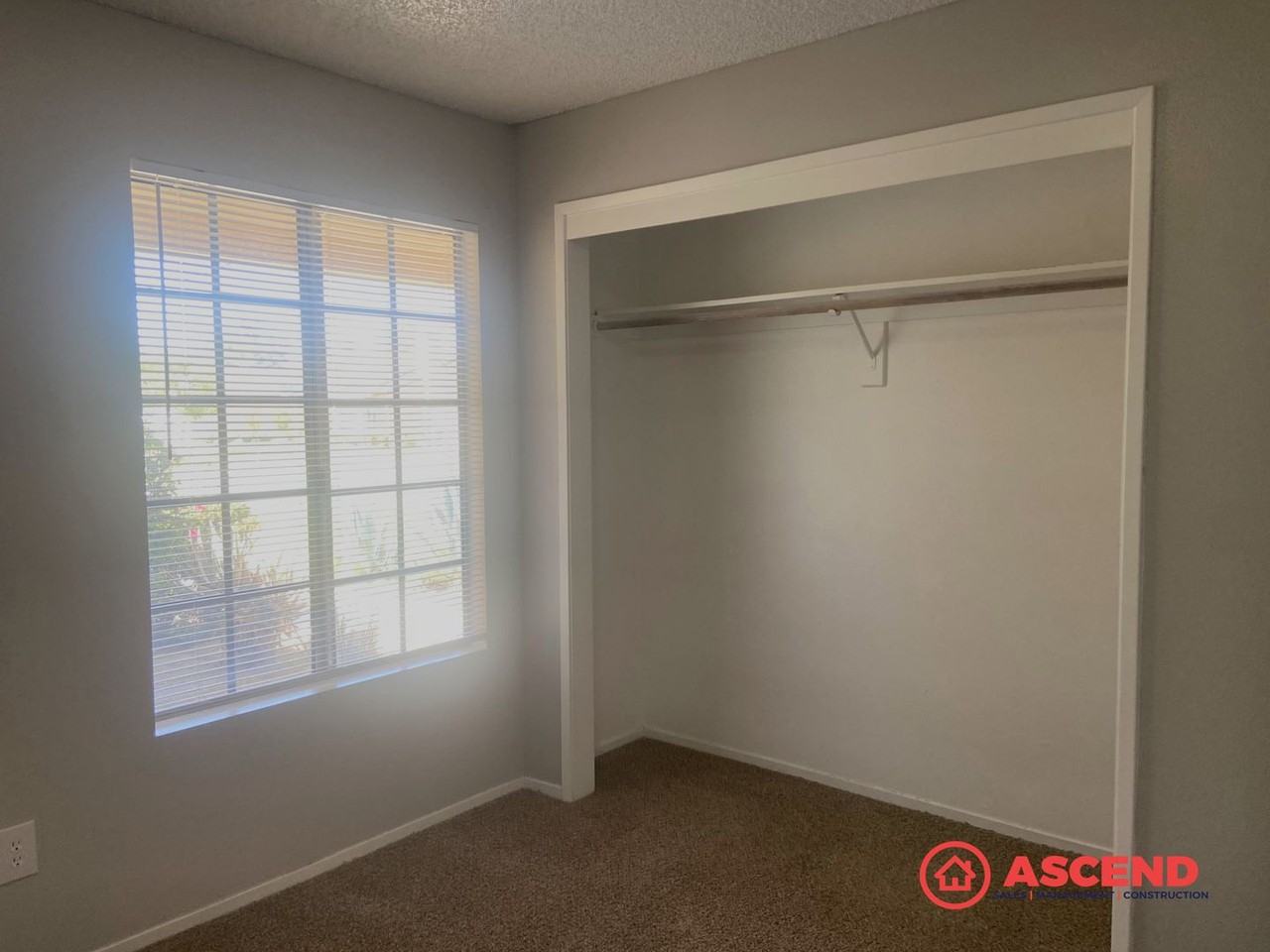 506 Adelaide Ave - Photo 6 of 8