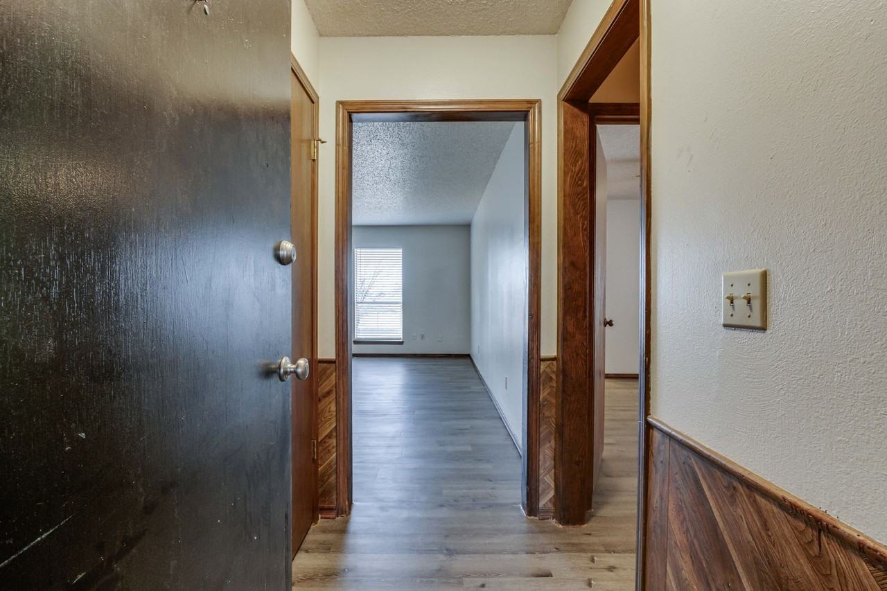 529 N Davis Ave - Photo 6 of 44