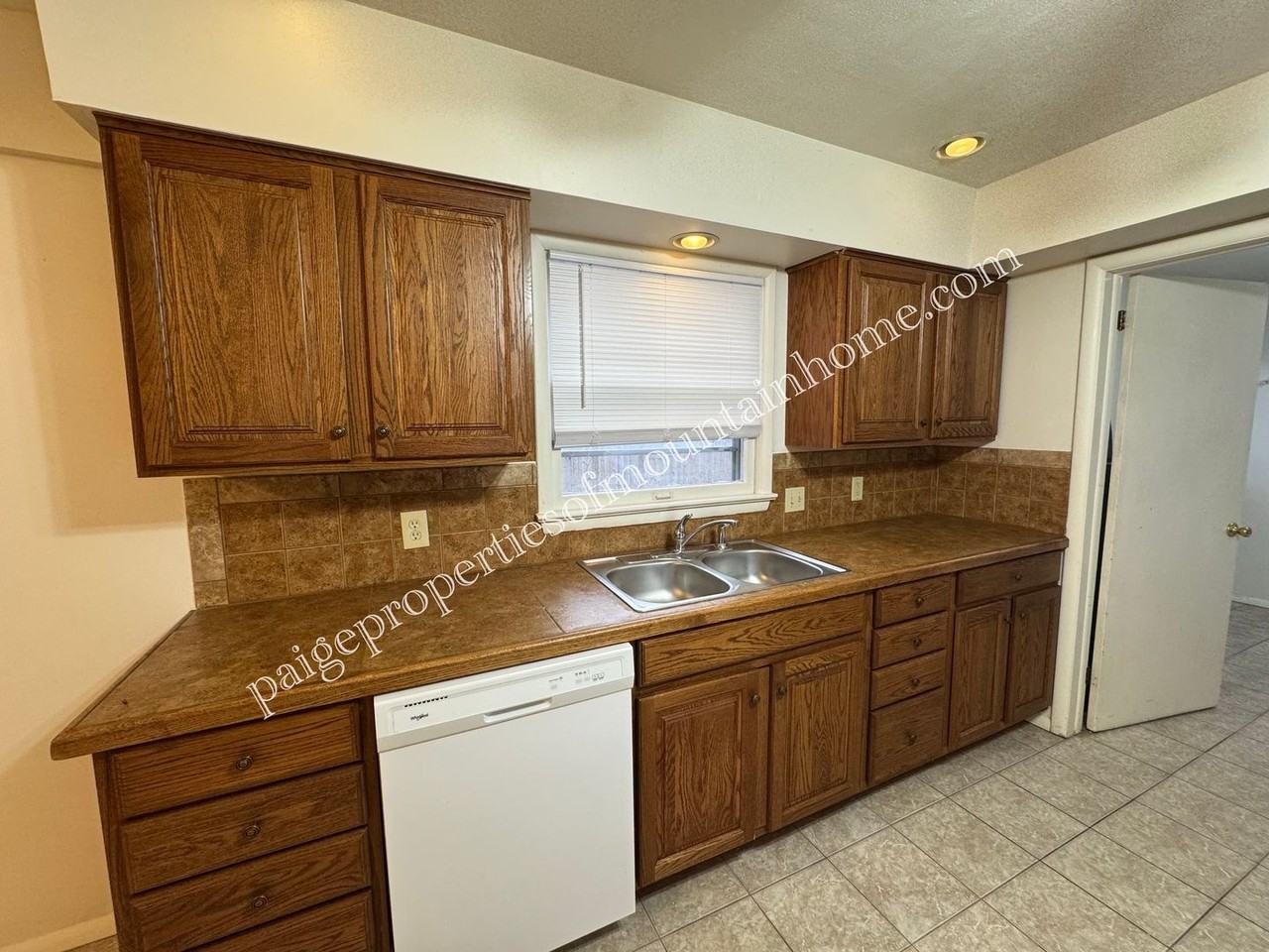 414 Ashington Dr - Photo 7 of 21