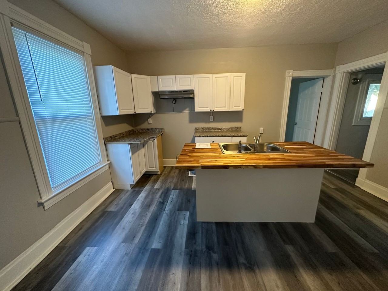 168 Meridian St - Photo 2 of 16