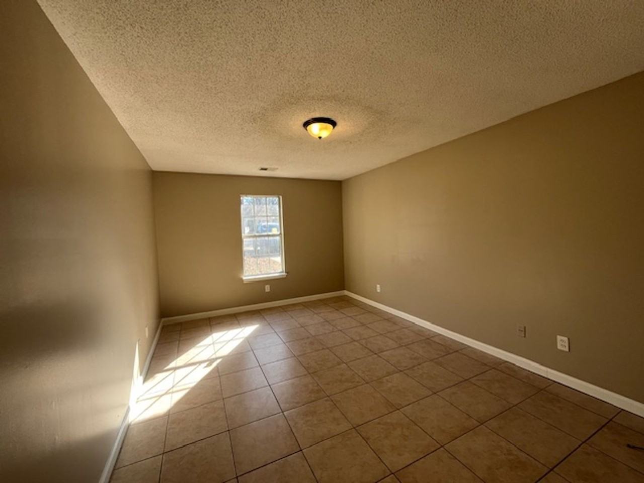 5928 Briarwood Dr - Photo 4 of 10