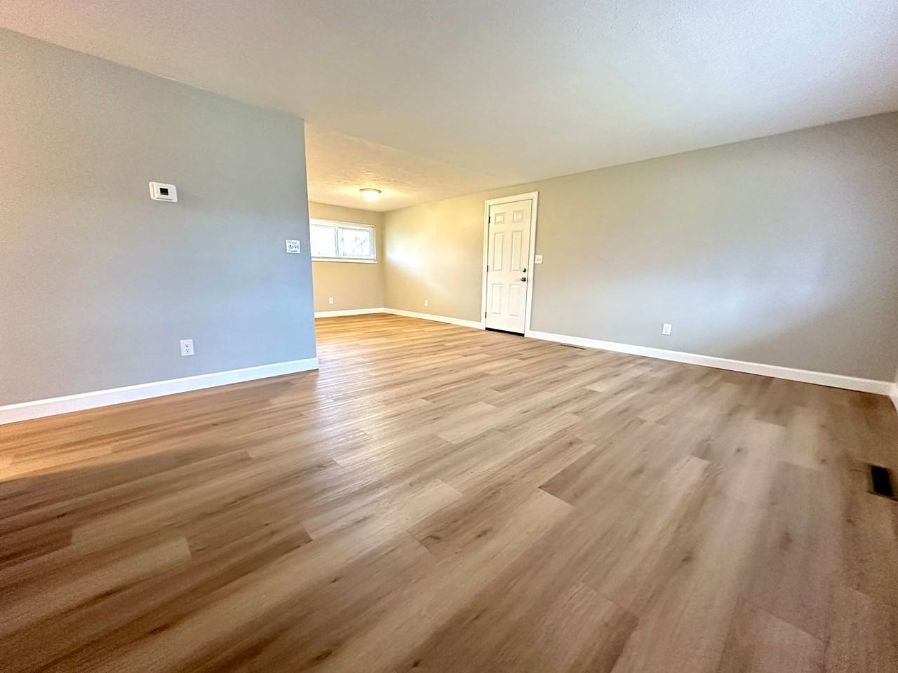 305 Primrose Ln - Photo 2 of 22