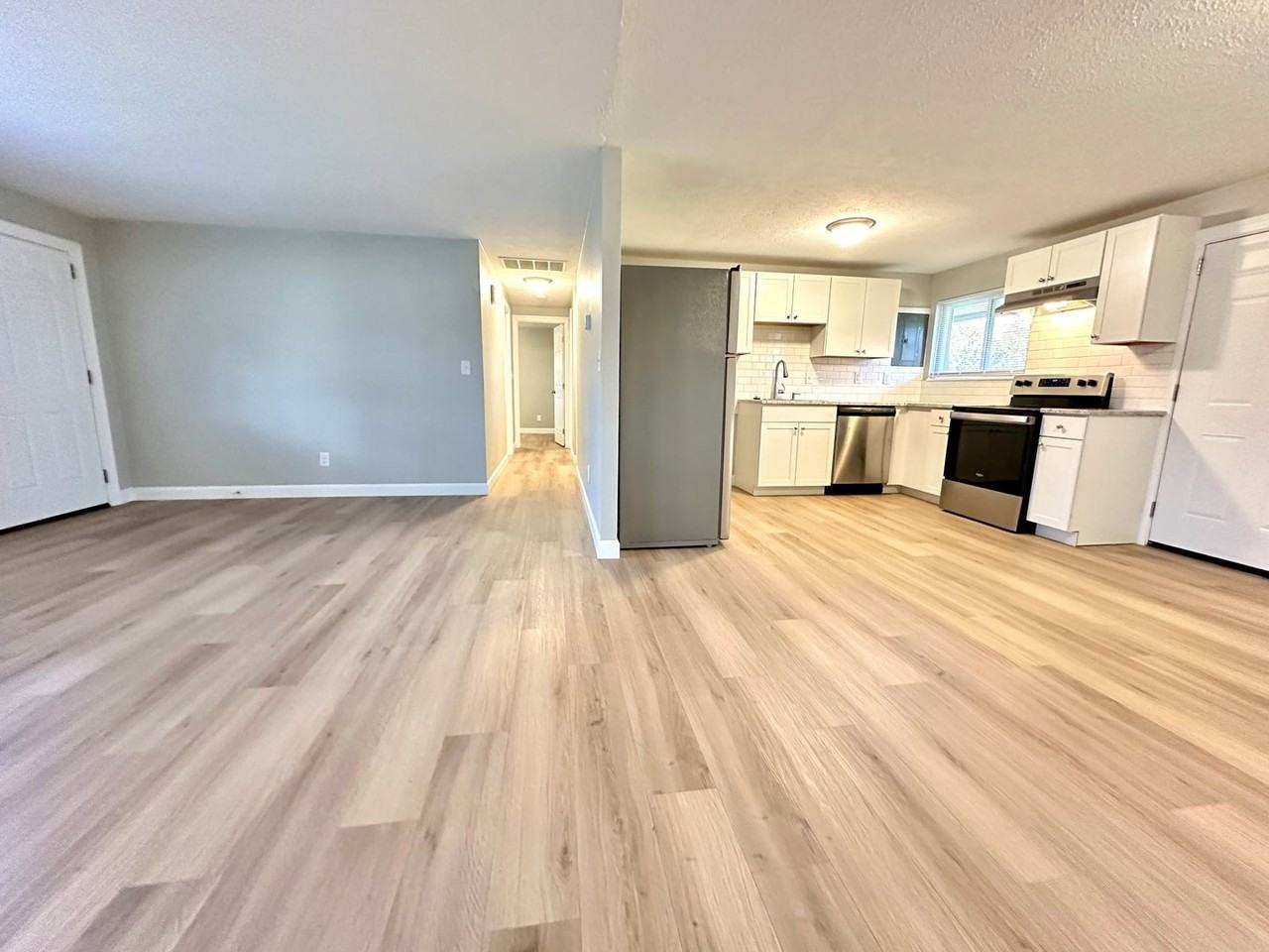 305 Primrose Ln - Photo 5 of 22