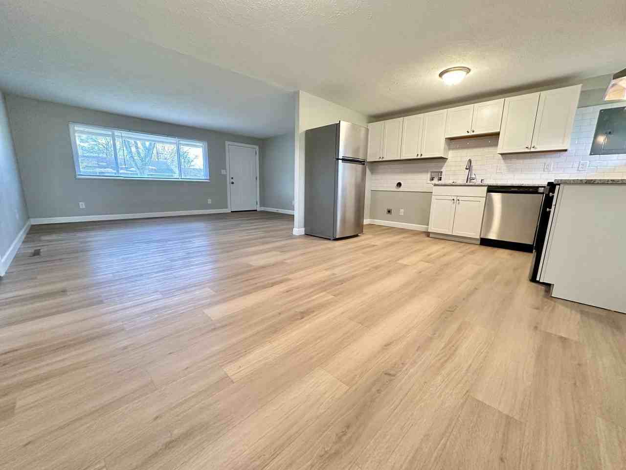 305 Primrose Ln - Photo 6 of 22