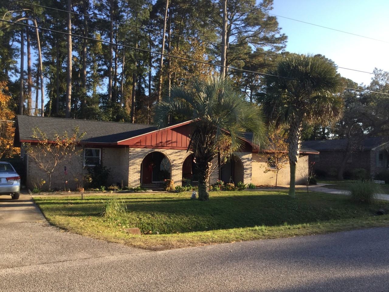 1011 S Poplar Dr - Photo 2 of 14