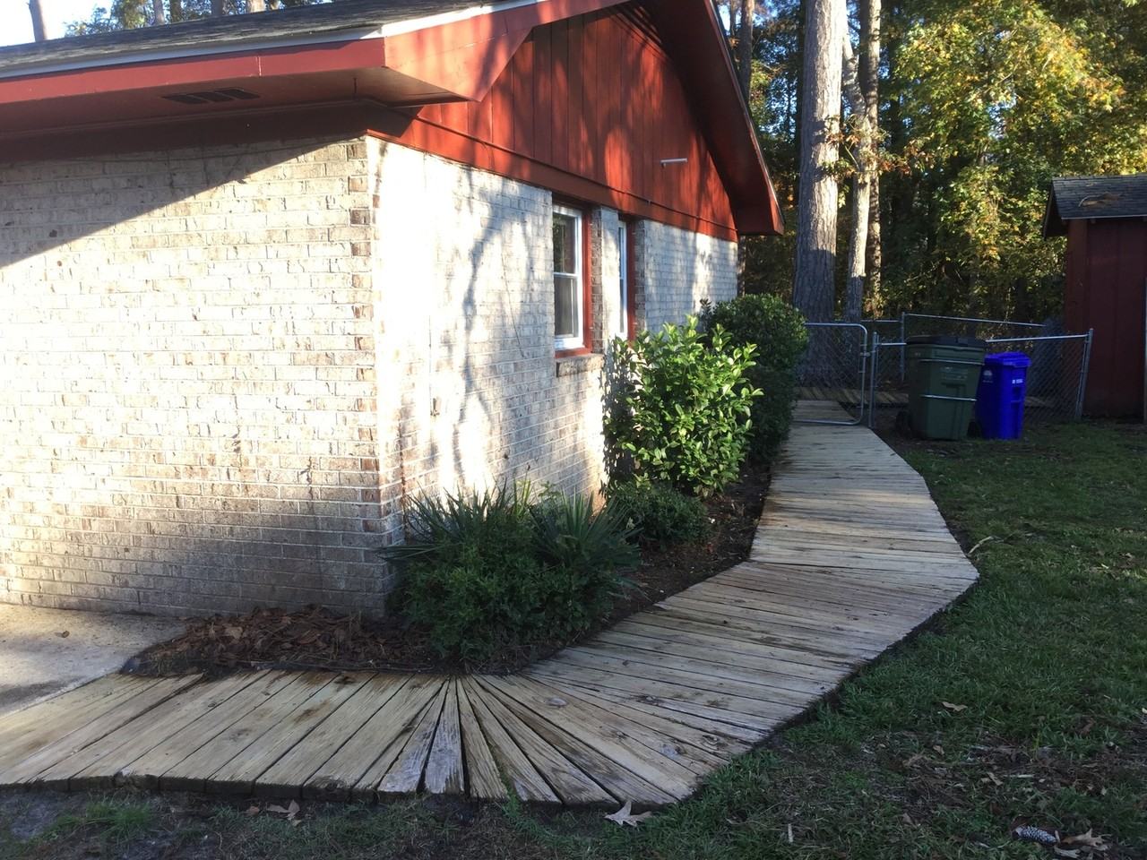 1011 S Poplar Dr - Photo 4 of 14