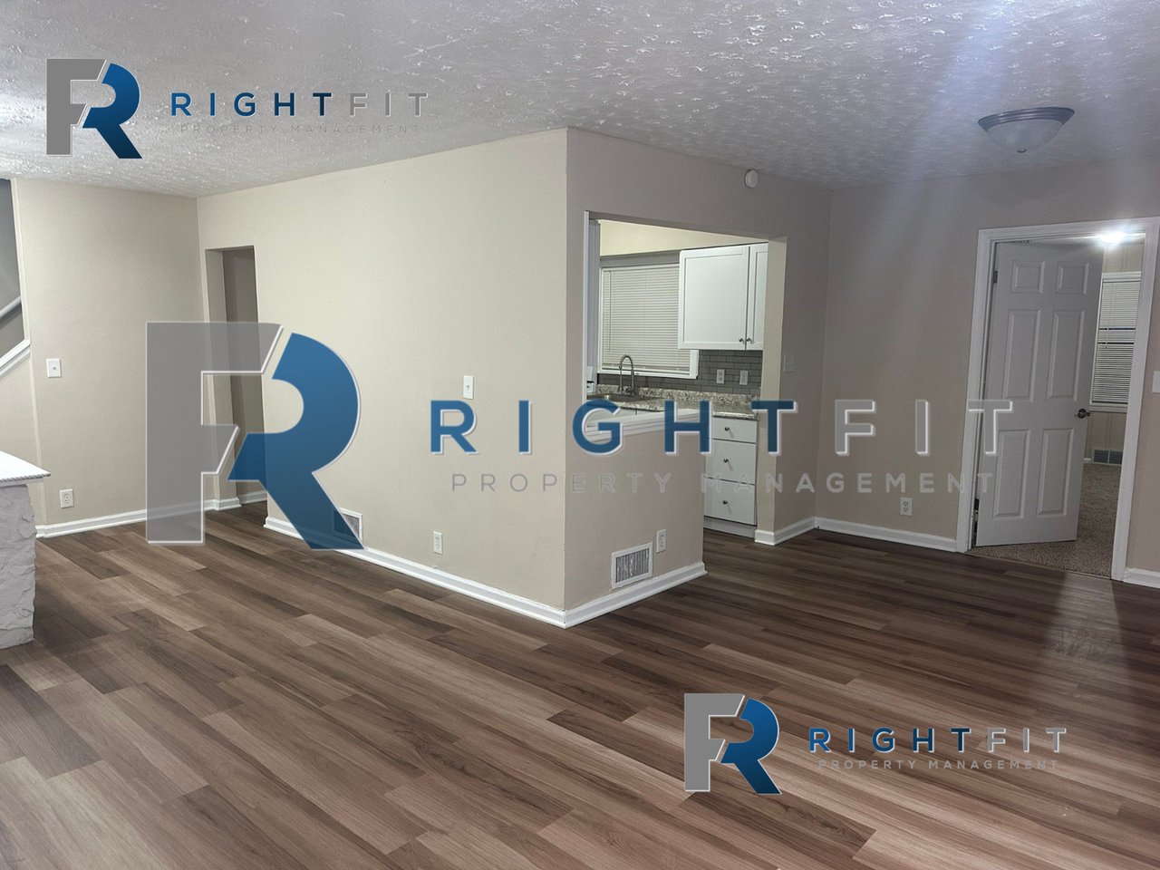 1430 Amberley Dr - Photo 2 of 20