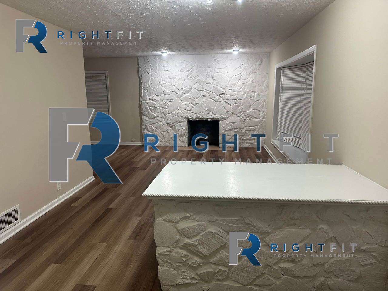 1430 Amberley Dr - Photo 5 of 20