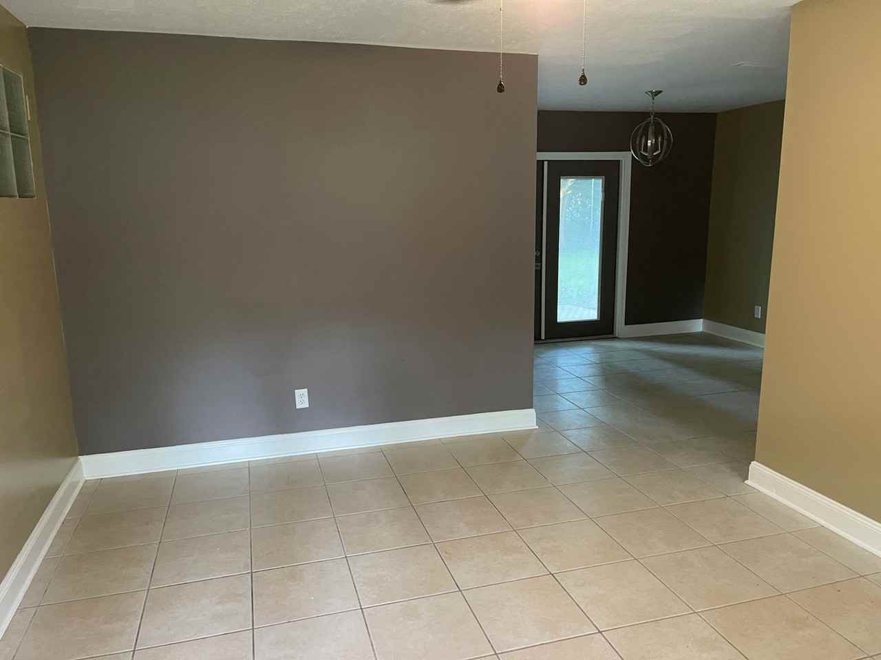 2601 Rippee Rd - Photo 2 of 13