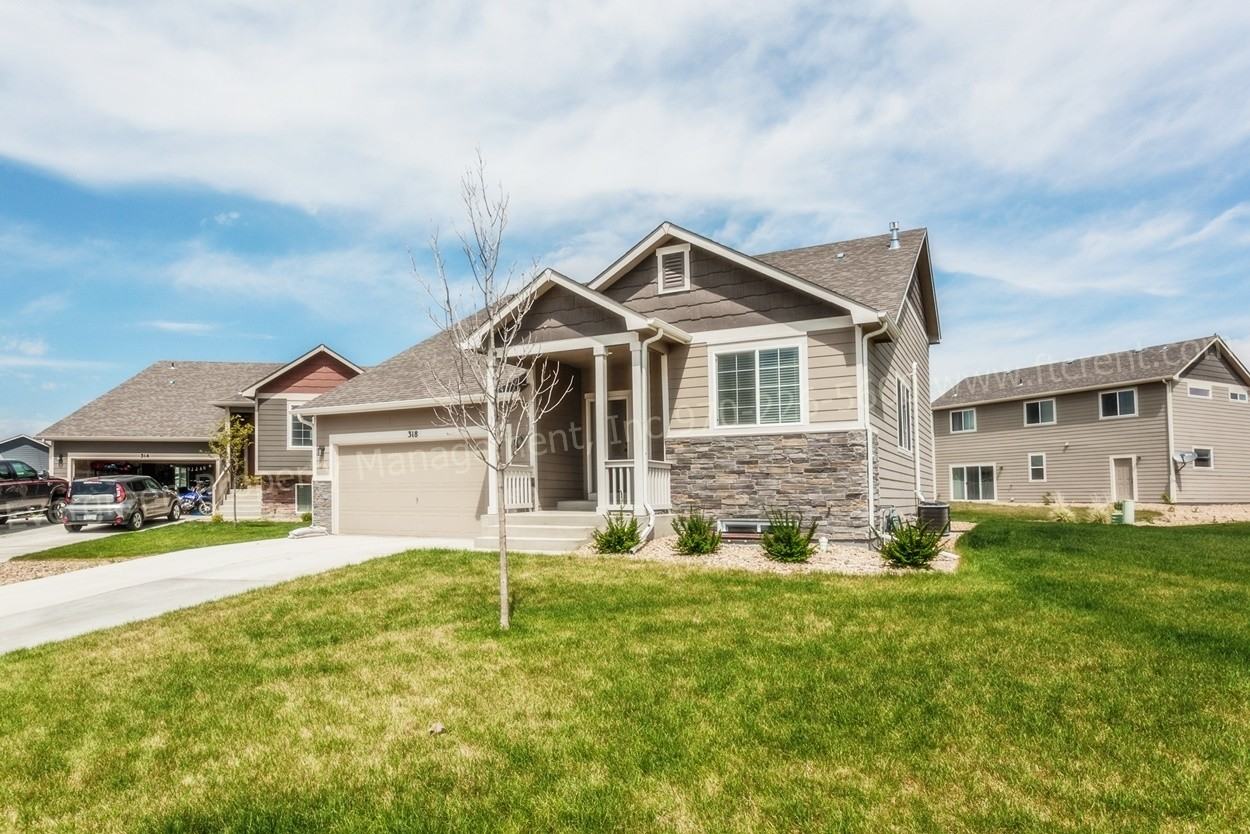 318 Cherryridge Dr - Photo 2 of 43