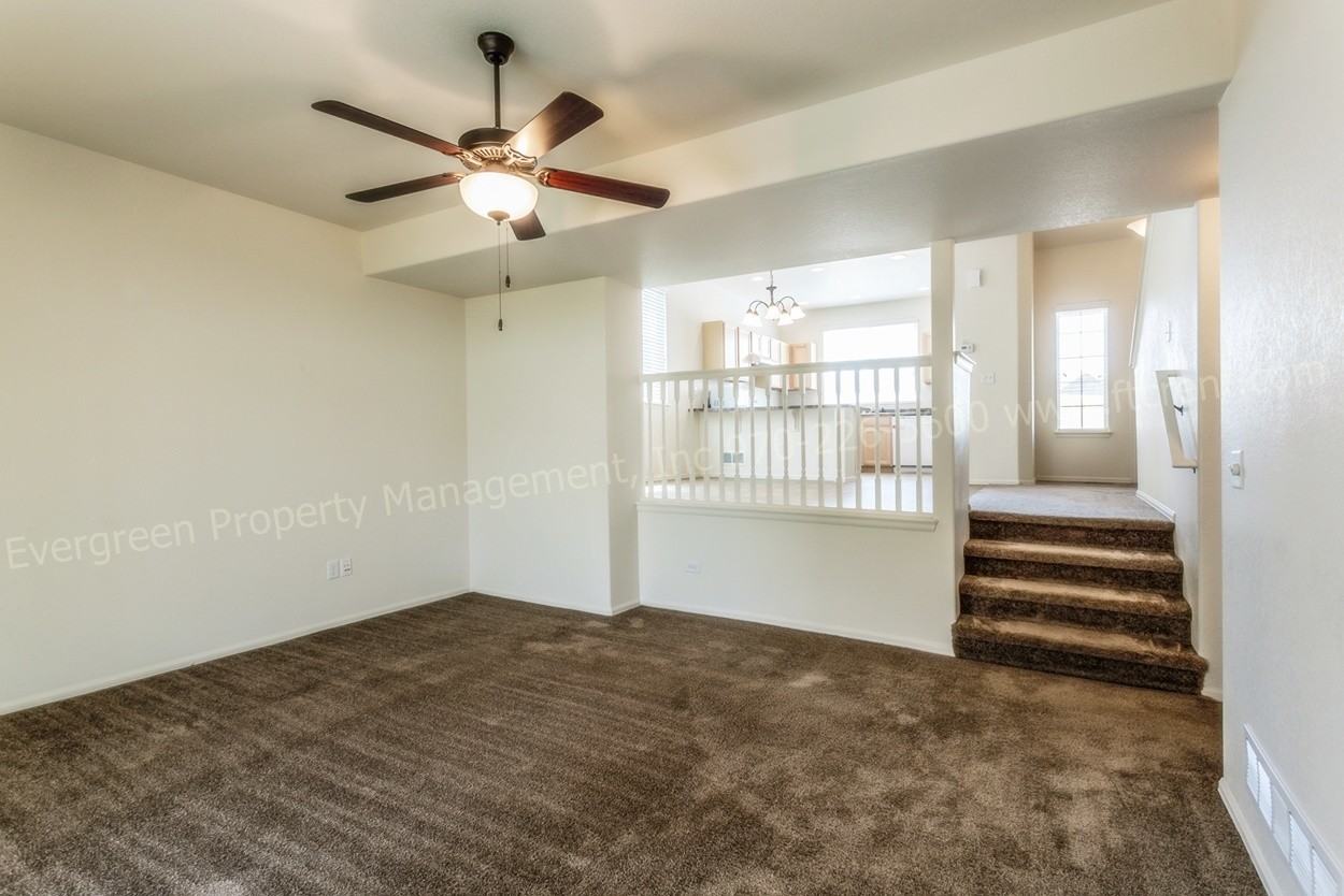 318 Cherryridge Dr - Photo 6 of 43