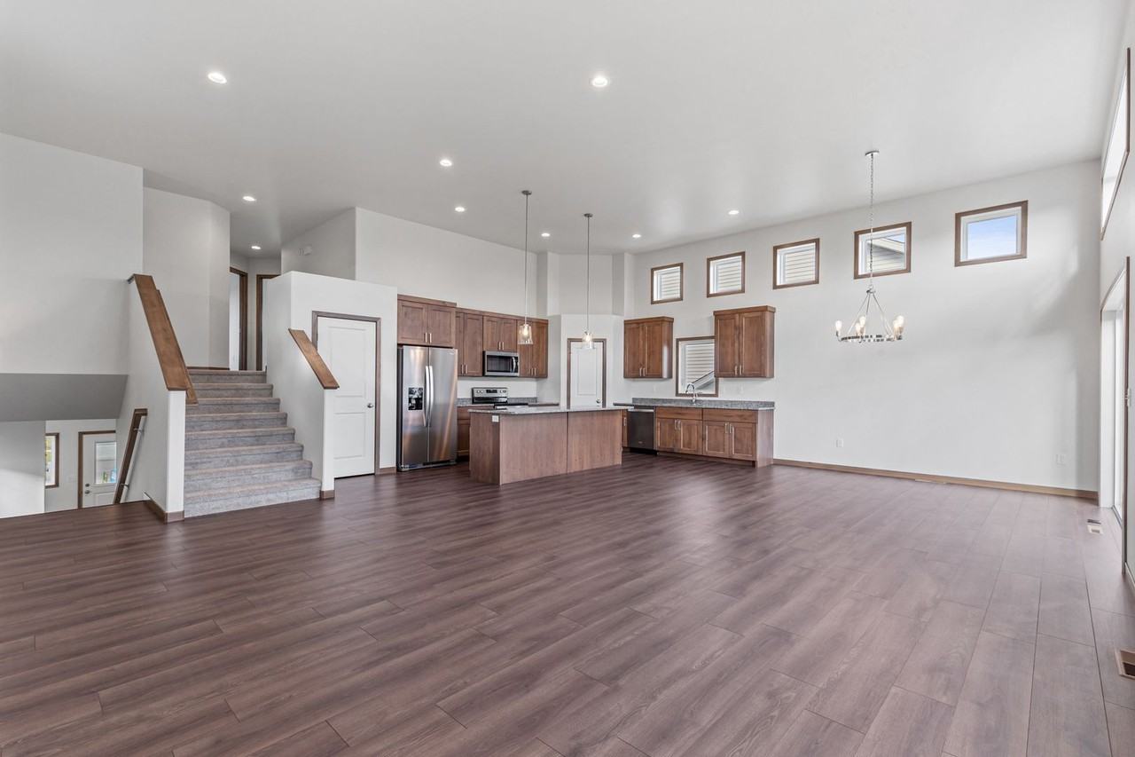 2714 10th St W - Photo 4 of 22