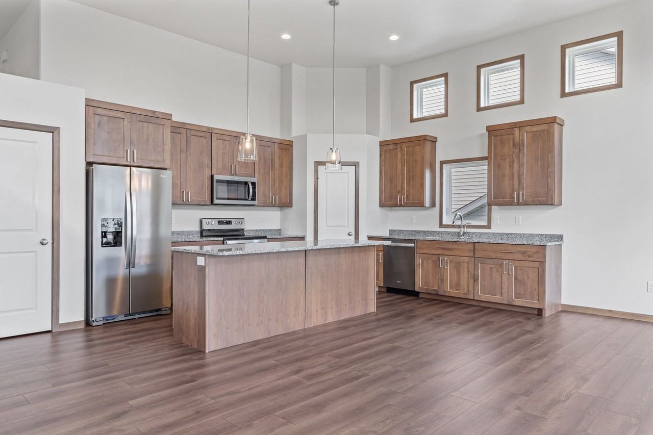 2714 10th St W - Photo 6 of 22